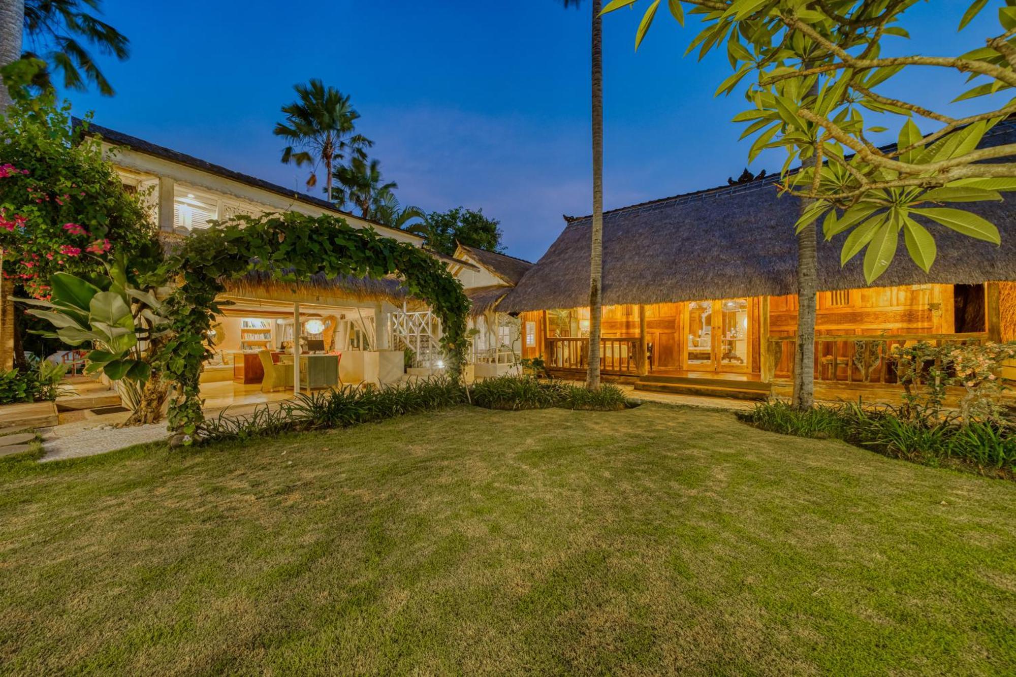 Villa Kalis, 10 Bedroom Family And Group Villa Семиньяк Экстерьер фото